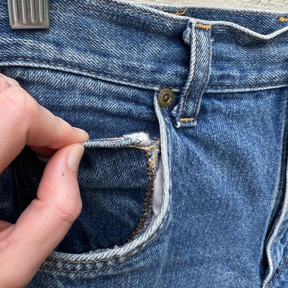 Vintage Lee Women's Jean Shorts Cut Off Denim  Raw Hem 28 X 6 Blue Union Label - Picture 8 of 8